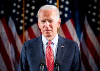 Is Biden pandering to progressive dems?
