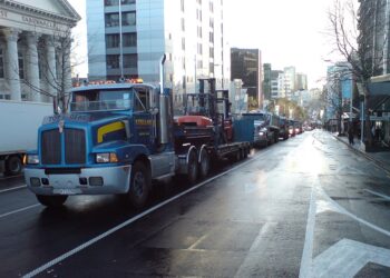Trucker Convoy Heading to Washington, D.C. to Protest Vaccine Mandates