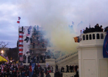 Was Ray Epps a hired provocateur inciting Capitol violence on January 6?