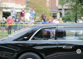 Should the President resign in disgrace?