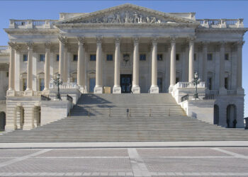 Will the Republicans take control of House and the Senate in midterms?